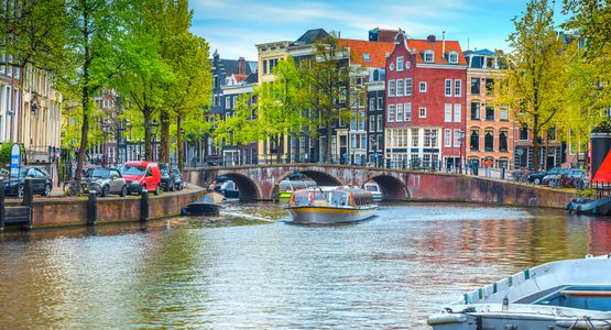 7 Ways To Recognise A Dutch Tourist